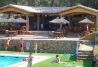 Terraza a la piscina
