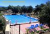 Piscina con terraza