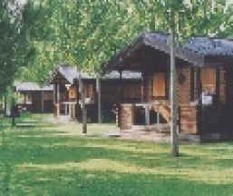 Camping o bungalow Centro de Vacaciones Ligüerre de Cinca